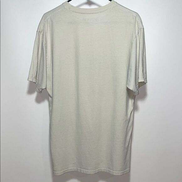 Cream Short Sleeve Tee with Vintage Car Graphic - Picture 5 of 9